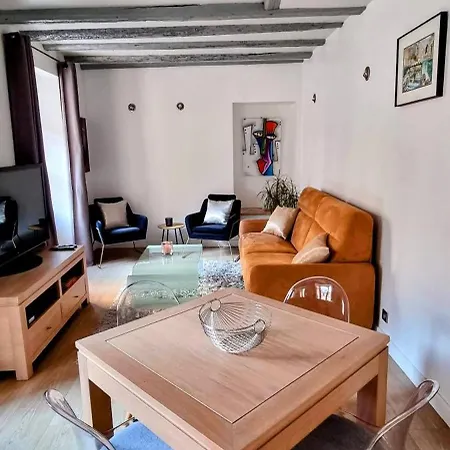 De Charme Au Coeur De La Vieille Анси
