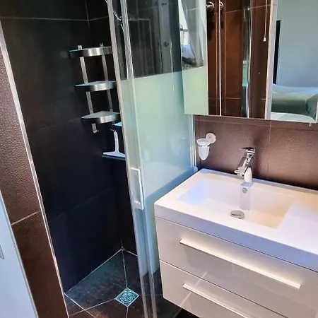 Апартаменты De Charme Au Coeur De La Vieille